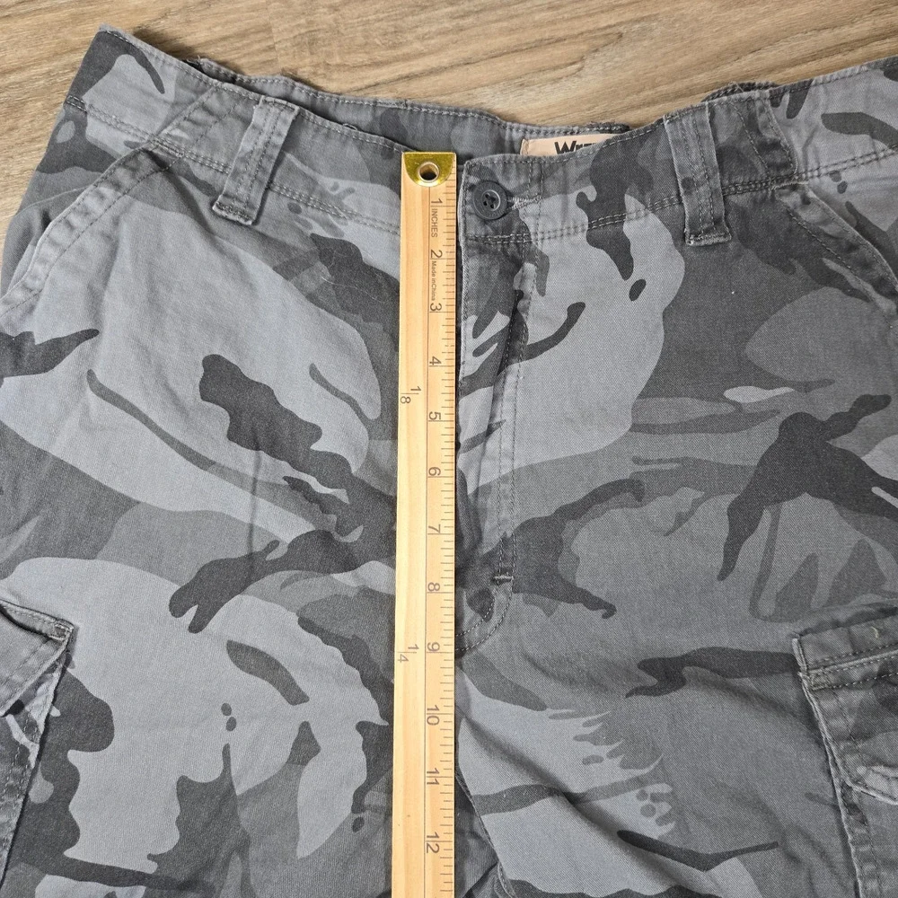 Wrangler Camo Cargo Shorts Mens 36 Green 10 Inseam Cotton Stretch Hunting